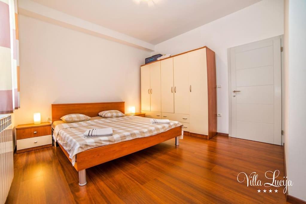 Villa Lucija 普拉 外观 照片