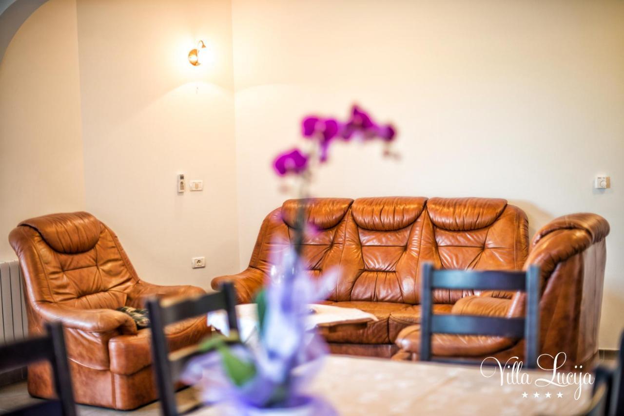 Villa Lucija 普拉 外观 照片